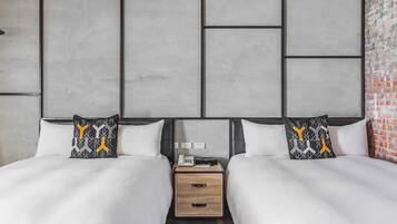 Quadruple Room, Bathtub | Desk, blackout drapes, soundproofing, free WiFi