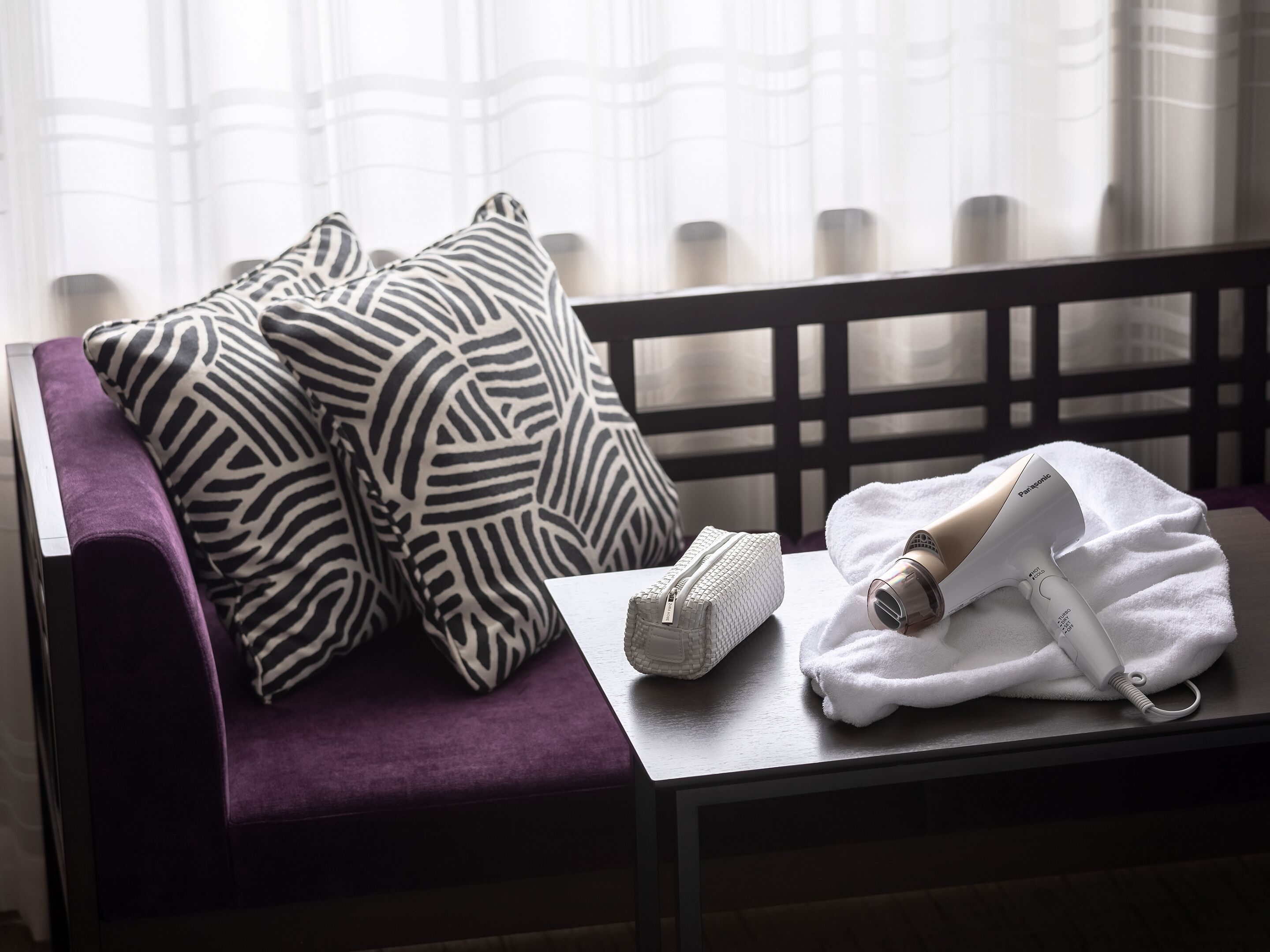 1 bedroom, down duvets, desk, free wifi