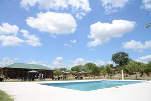 Piscine extérieure