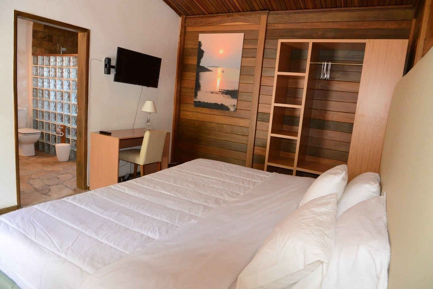 Double Room | Desk, bed sheets