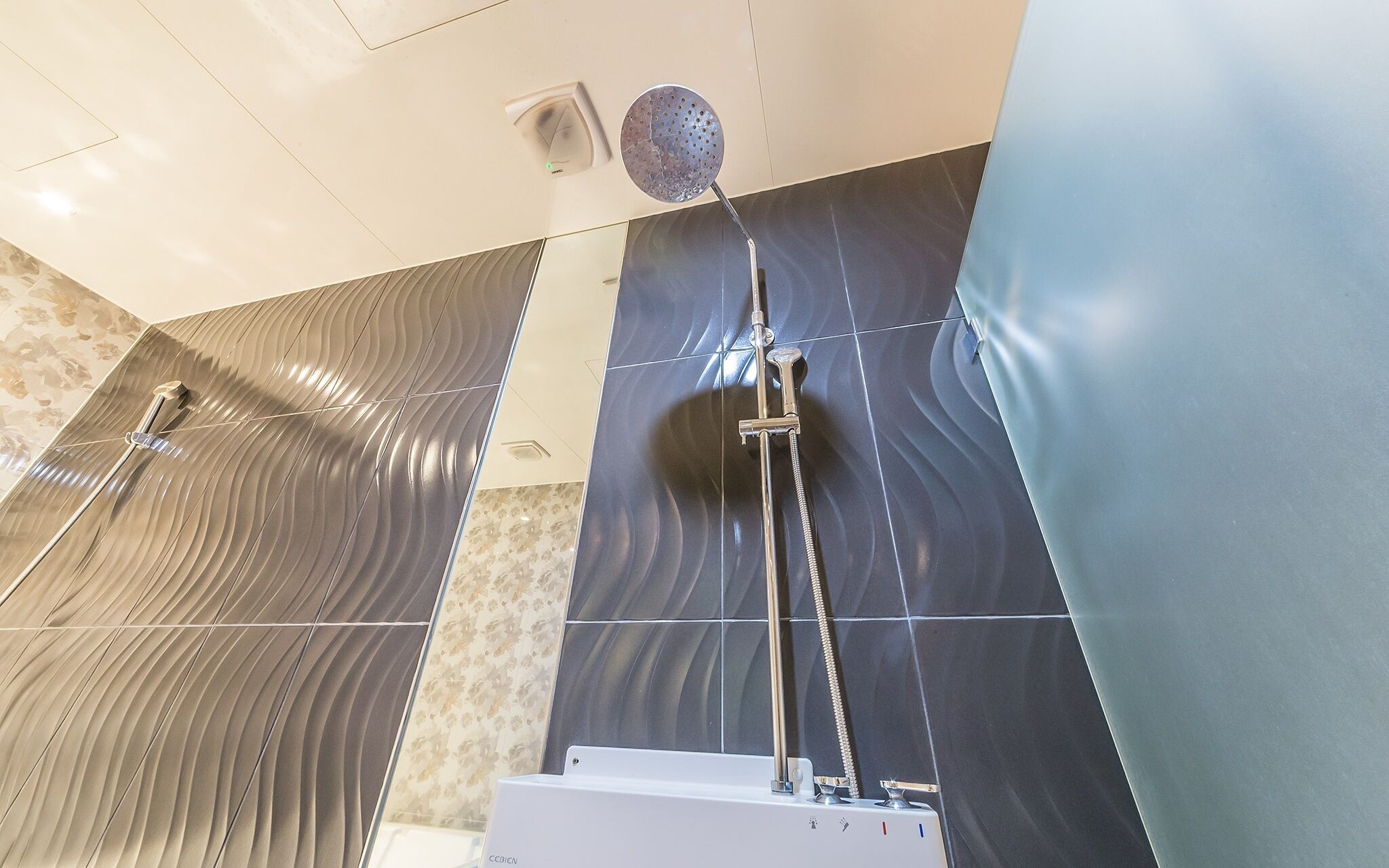 standard room (no breakfast on sundays) | bathroom | separate bathtub and shower, free toiletries, hair dryer, bathrobes