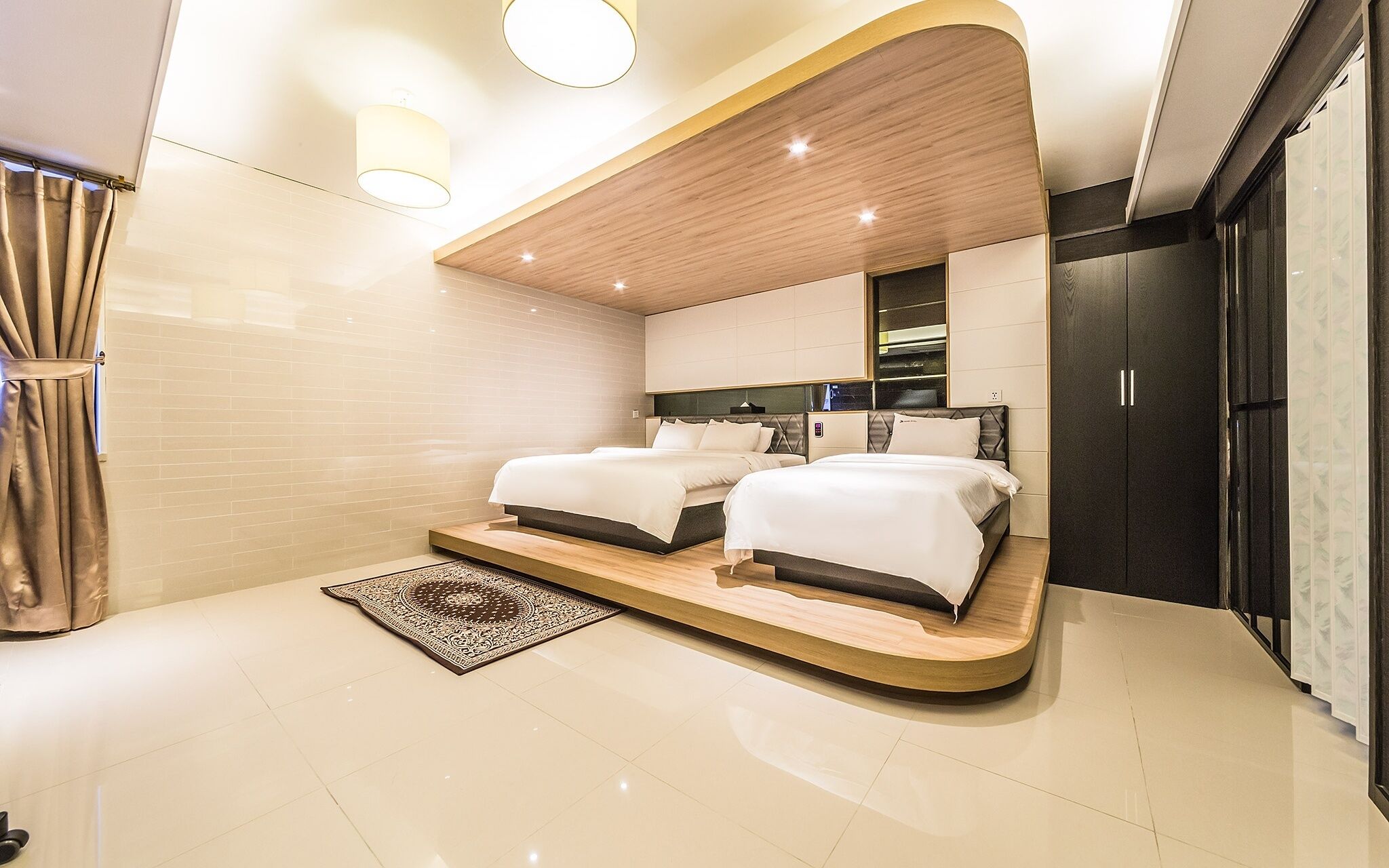 suite (no breakfast on sundays) | individually decorated, laptop workspace, blackout curtains, free wifi