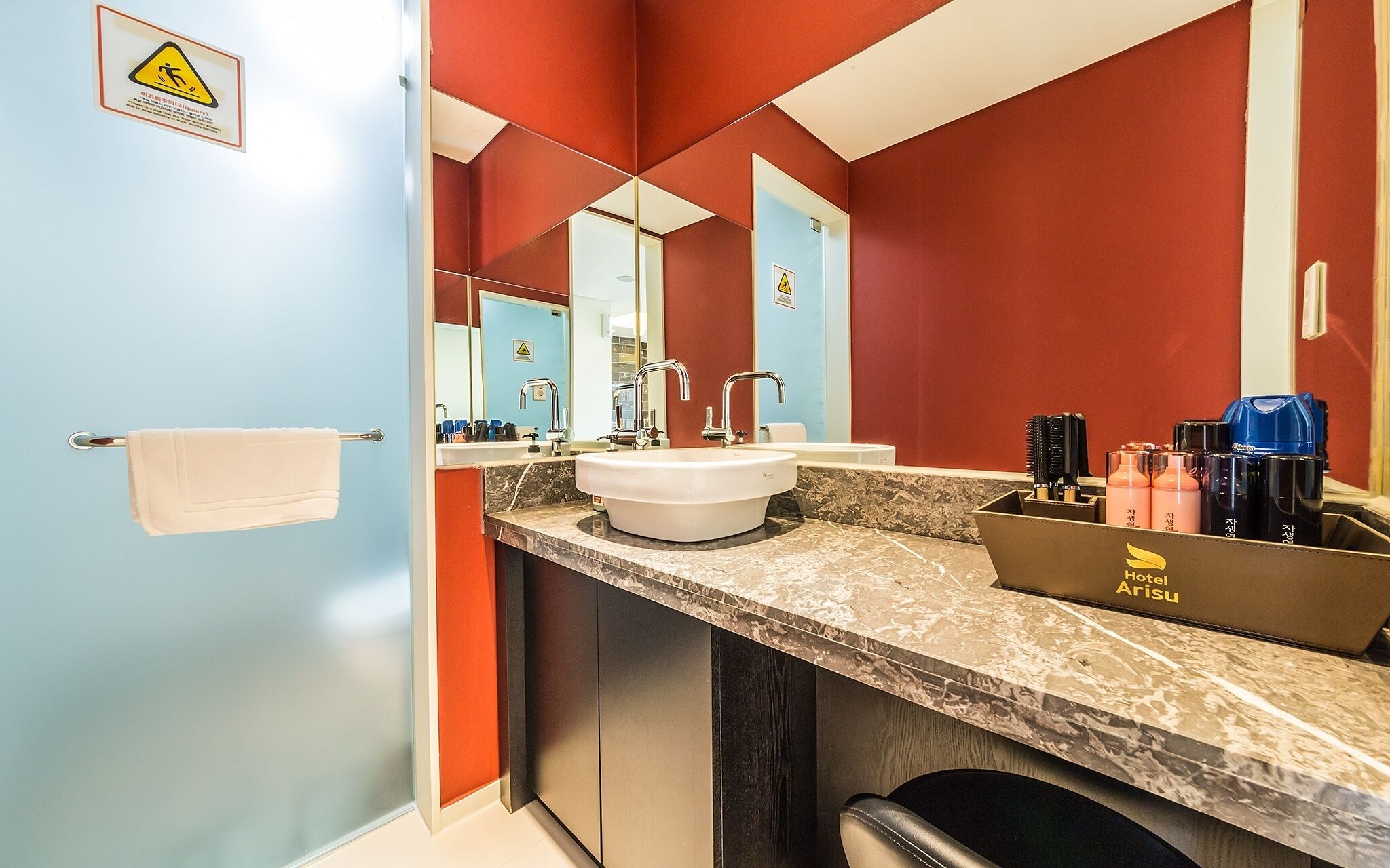 suite (no breakfast on sundays) | individually decorated, laptop workspace, blackout curtains, free wifi