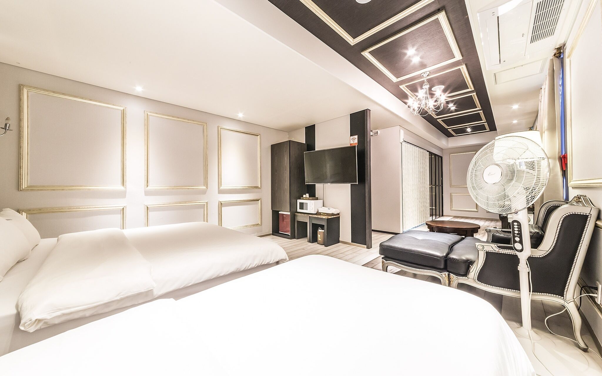 deluxe (no breakfast on sundays) | individually decorated, laptop workspace, blackout curtains, free wifi