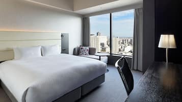 Superior , 1 bed Queen, Non Smoking | In-room safe, blackout drapes, free WiFi, bed sheets