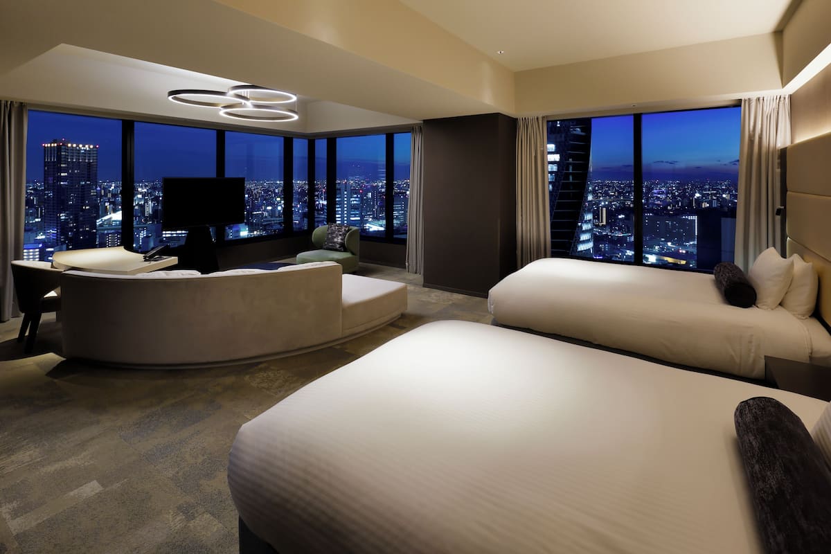 Junior Suite , 2 beds , Non Smoking | In-room safe, blackout drapes, free WiFi, bed sheets