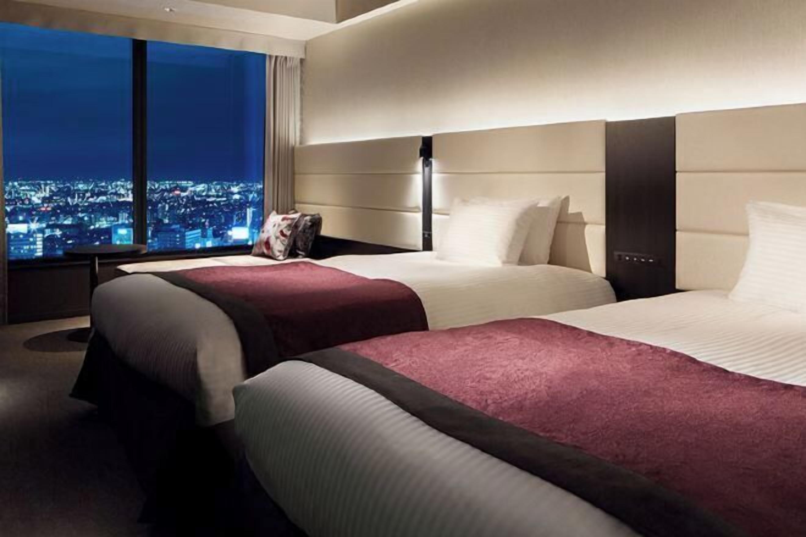 In-room safe, blackout curtains, free WiFi, bed sheets