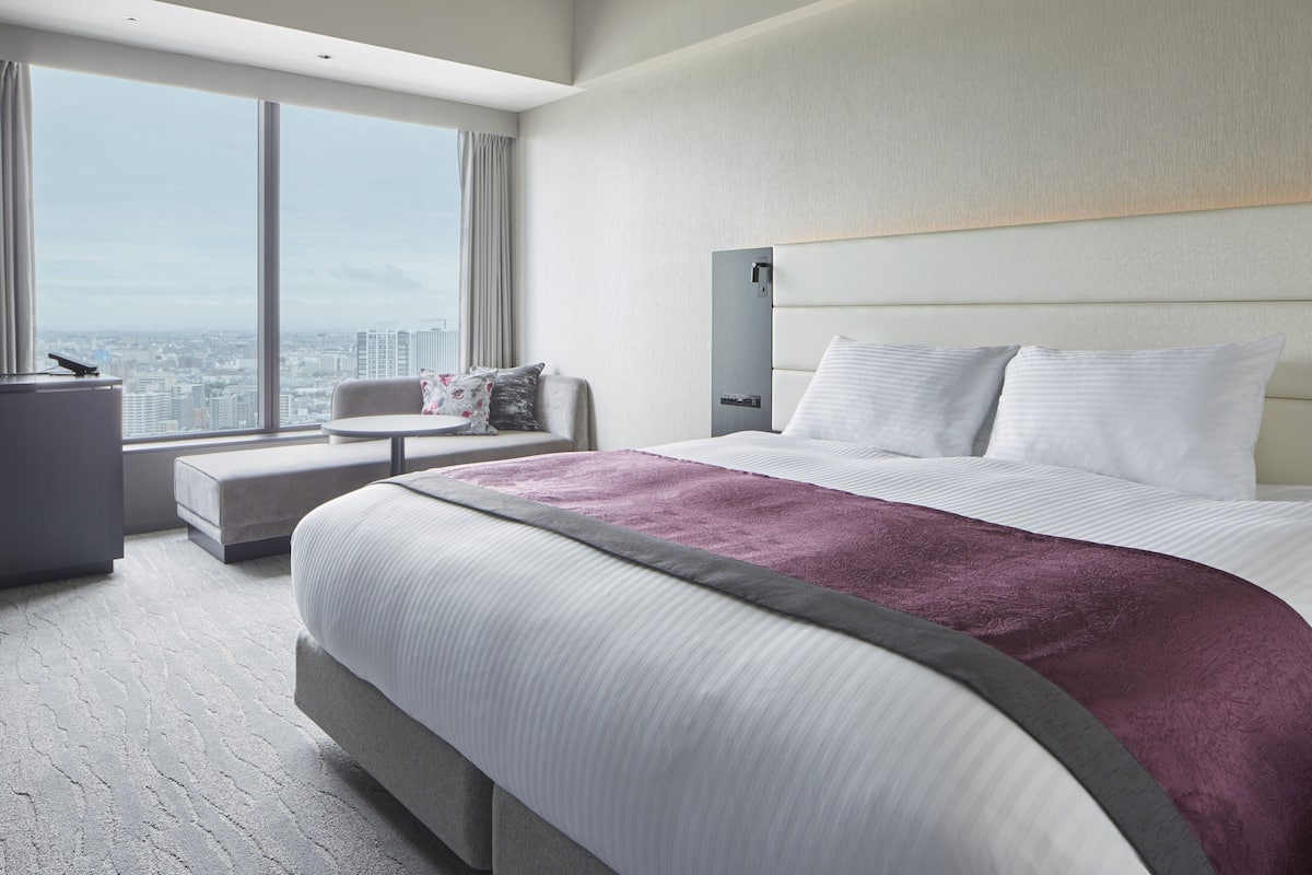 1 bedroom, in-room safe, blackout curtains, free WiFi