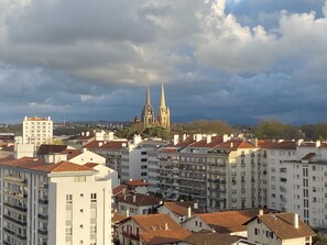 Classic Room with City View including self-service snacks and drinks at the Club | View from room