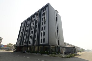 Exterior - Holly Hotel Myanmar (Yangon)