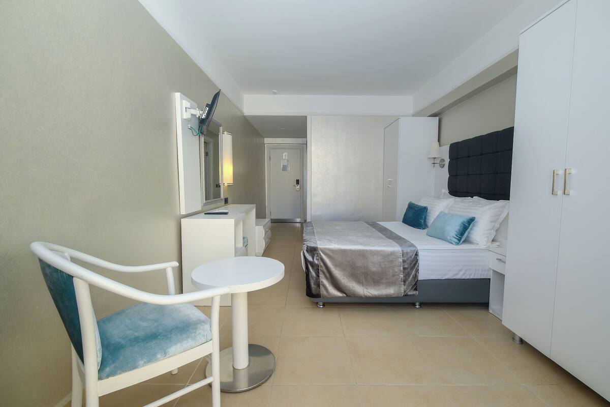 Minibar, coffres-forts dans les chambres, Wi-Fi gratuit