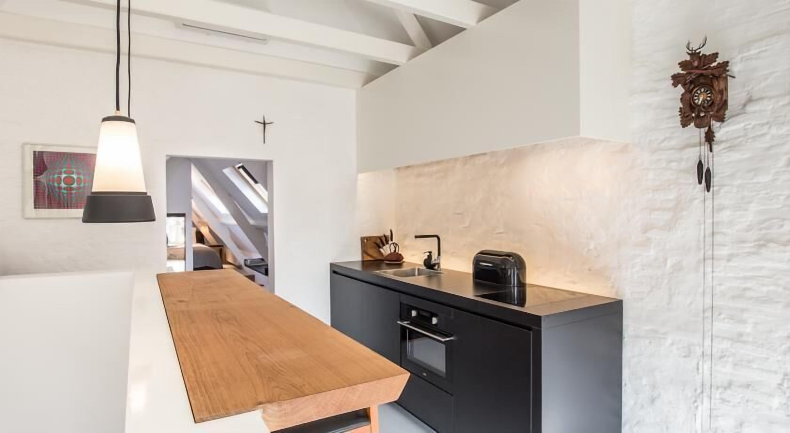 private kitchen | fridge, microwave, oven, stovetop