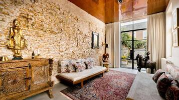 Luxury Duplex | 1 bedroom, minibar, in-room safe, desk