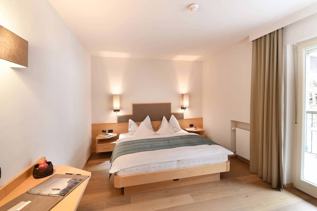 Eenvoudige tweepersoonskamer | 1 slaapkamer, hypoallergeen beddengoed, een kluis op de kamer