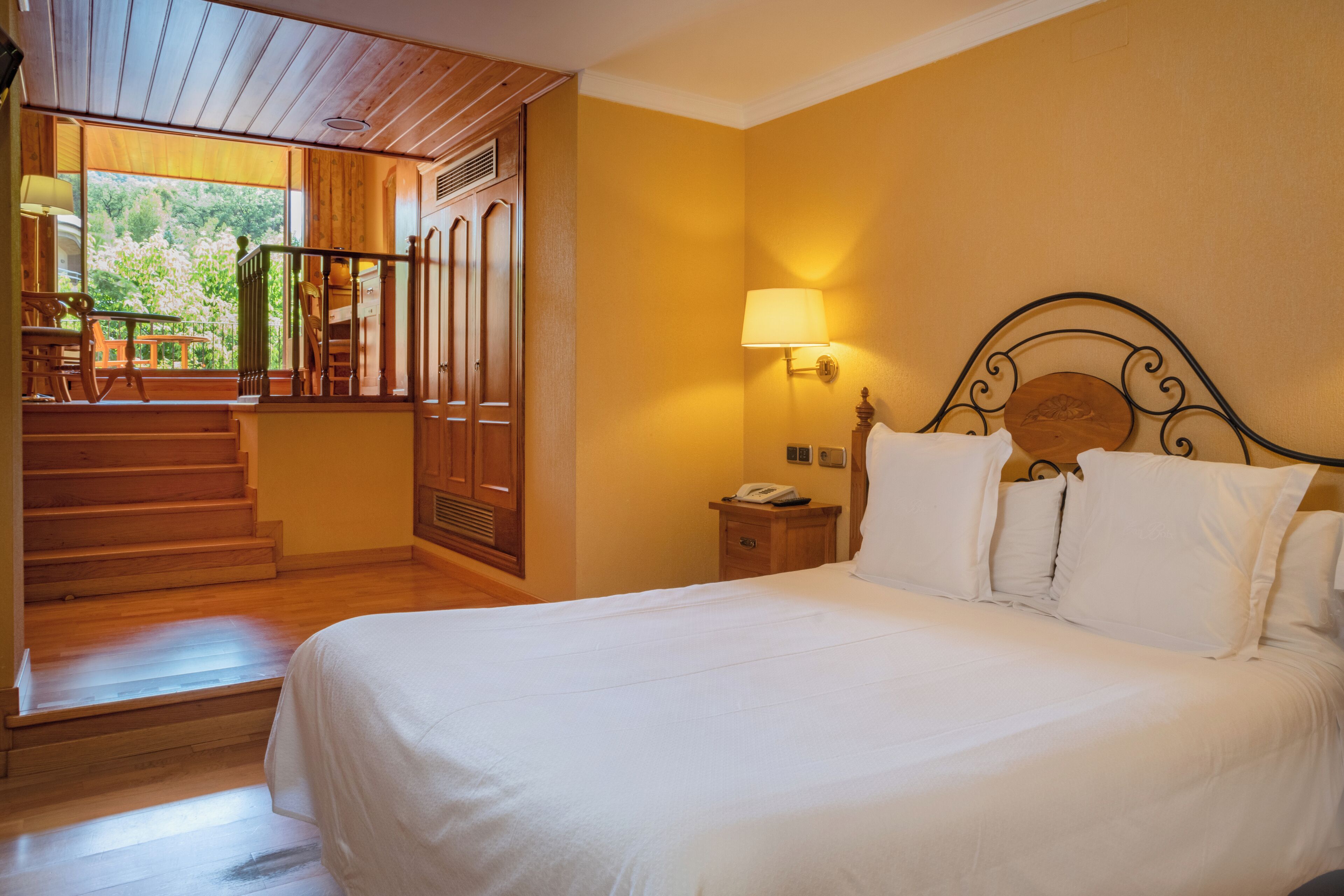 comfort plus room | 1 bedroom, premium bedding, minibar, in-room safe