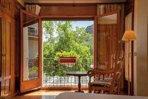 舒適客房 | 高級寢具、迷你吧、客房內保險箱、書桌