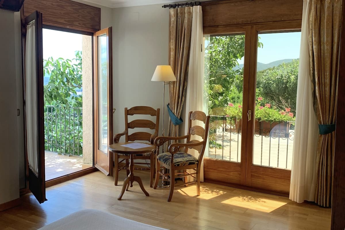 1 bedroom, premium bedding, minibar, in-room safe