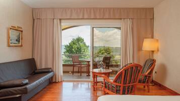 Luxe beddengoed, een minibar, een kluis op de kamer, een bureau