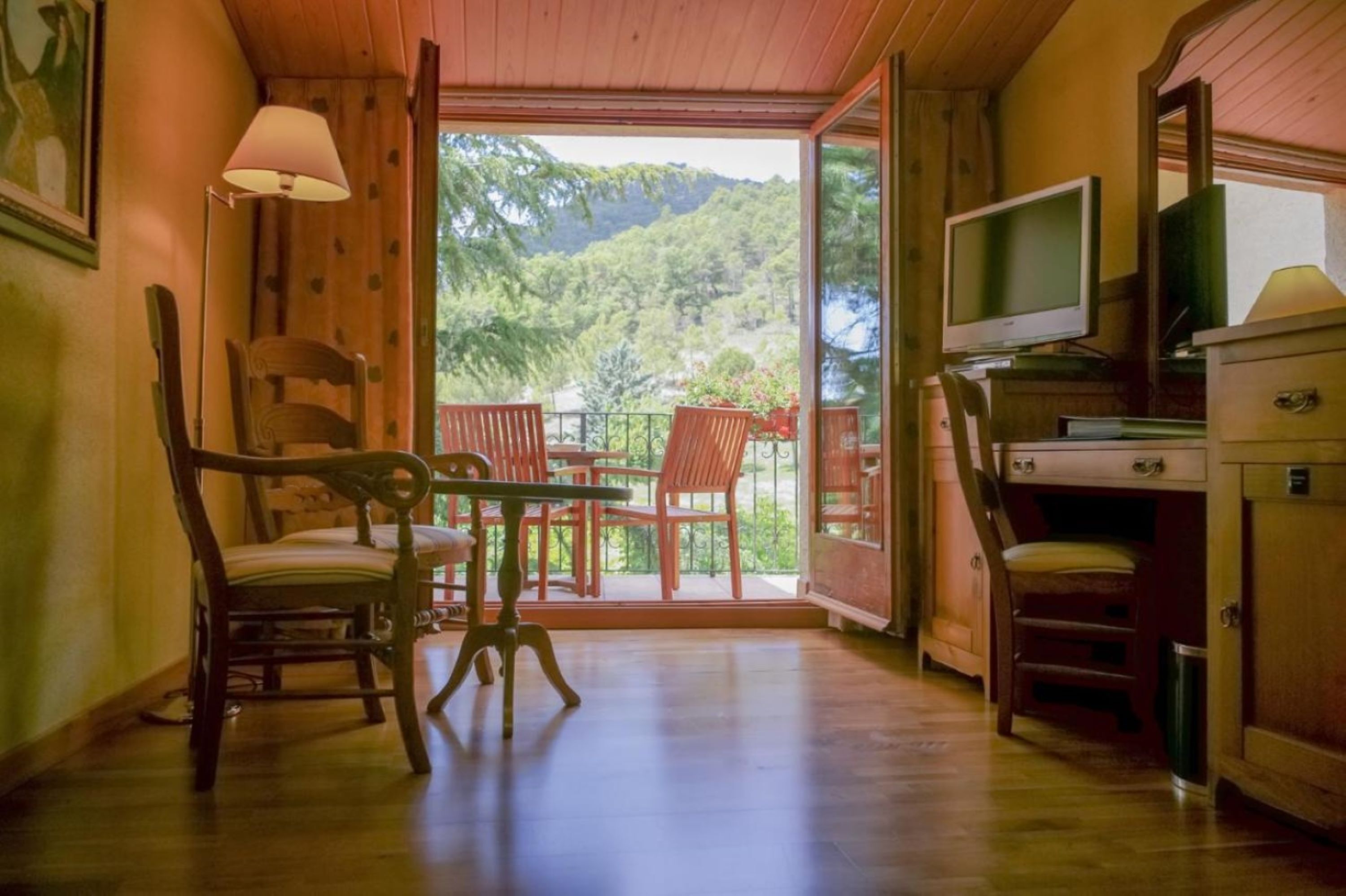 1 bedroom, premium bedding, minibar, in-room safe