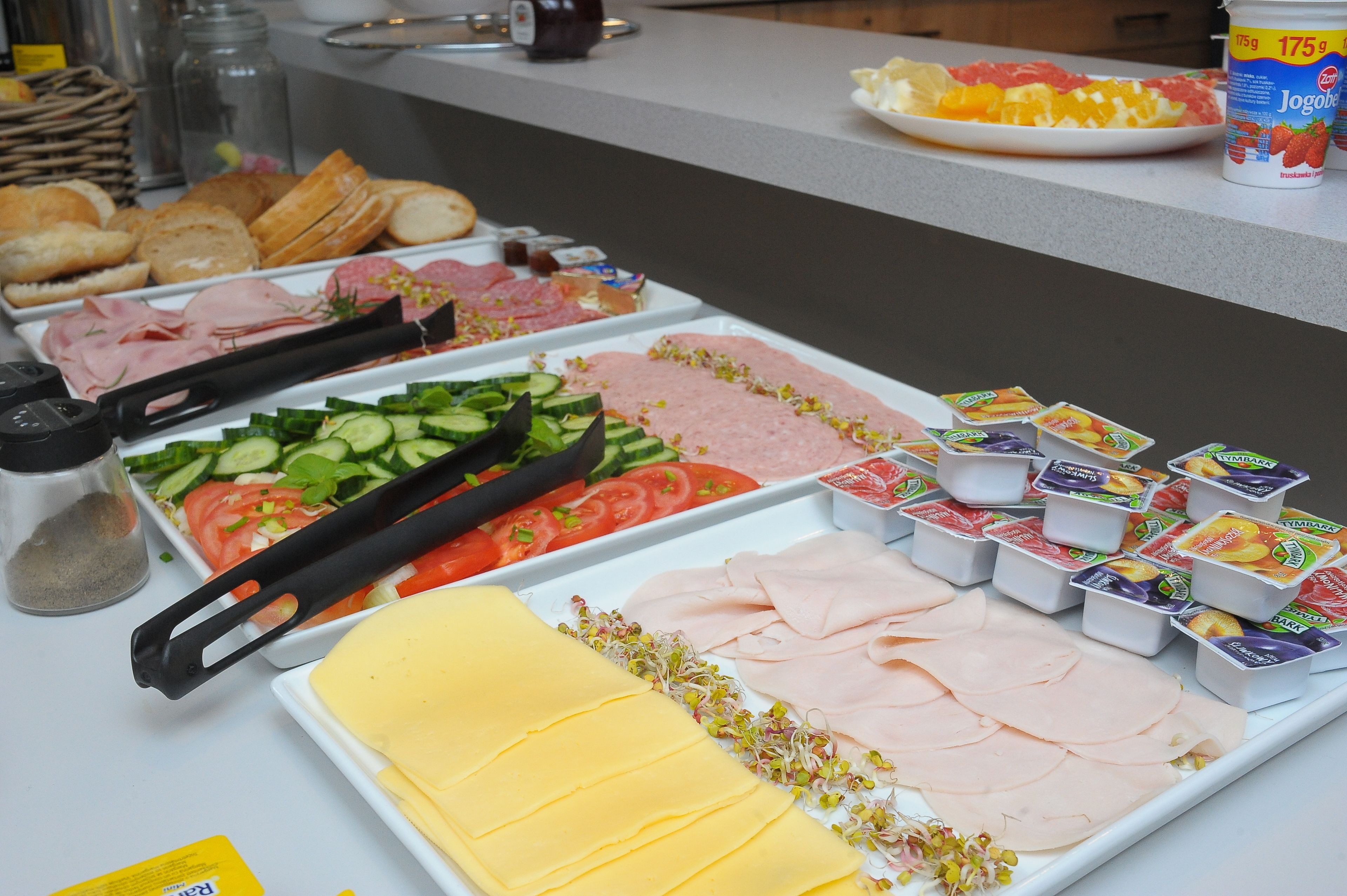 Buffet déjeuner (25 PLN par personne)