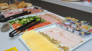 Buffet déjeuner (25 PLN par personne)