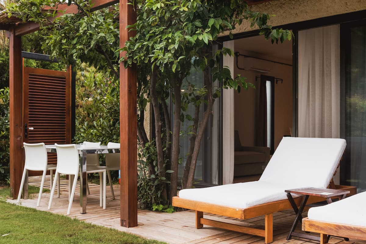 Garden Suite | 1 bedroom, minibar, in-room safe, desk