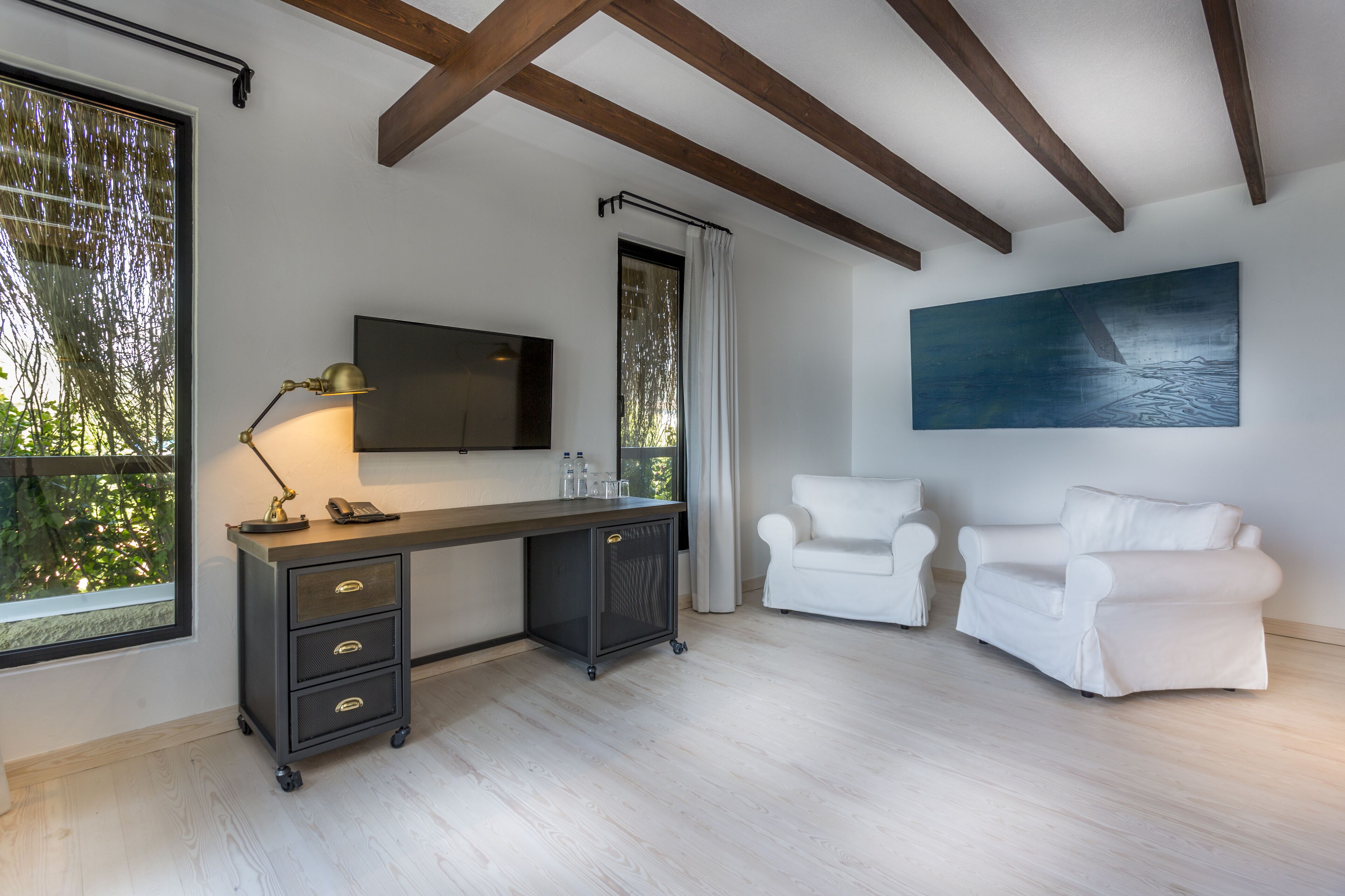 flamm suite | living room | lcd tv