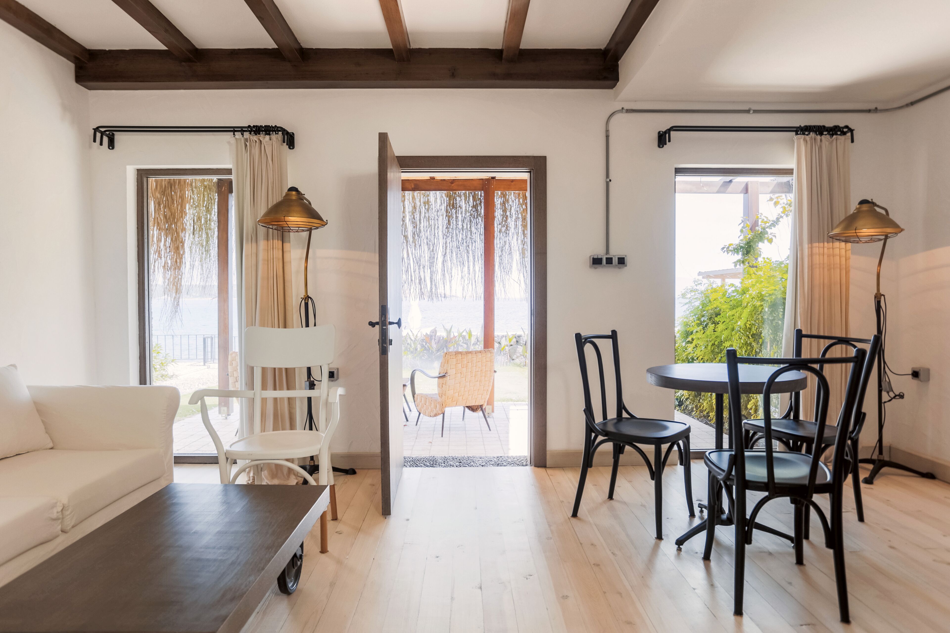 seaside suite with garden | 1 bedroom, minibar, in-room safe, desk