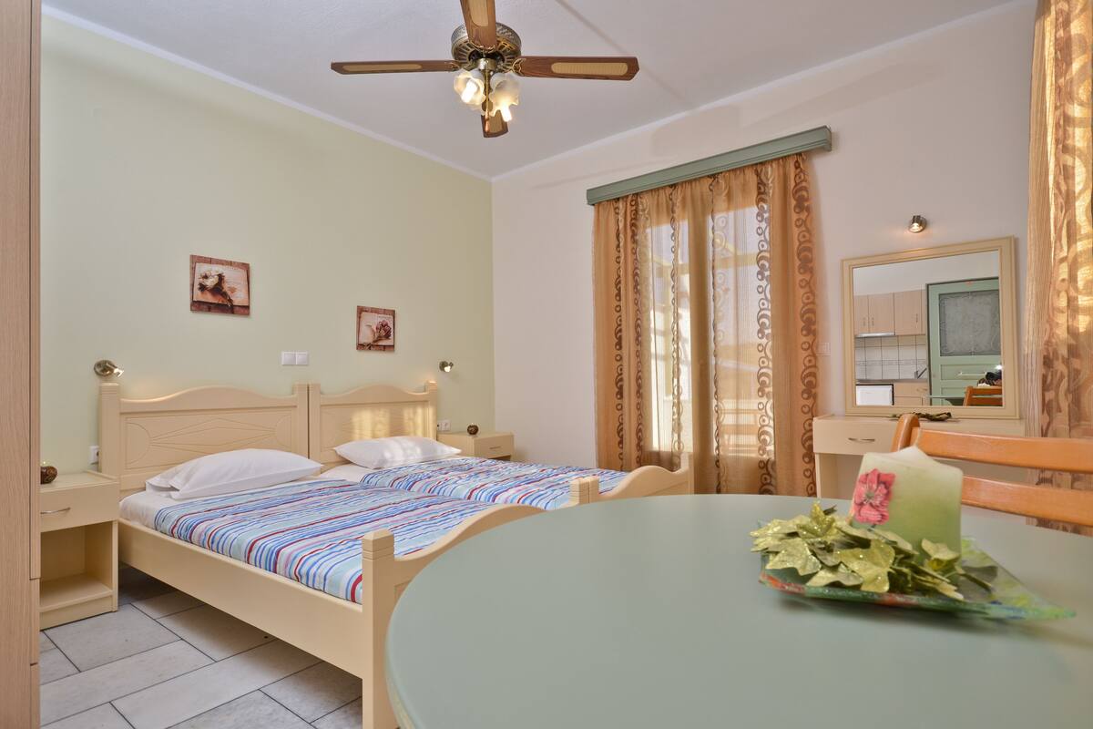 Classic Studio, Sea View | In-room safe, iron/ironing board, free cots/infant beds, rollaway beds