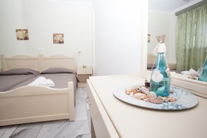 Classic Studio, Sea View | In-room safe, iron/ironing board, free cots/infant beds, rollaway beds