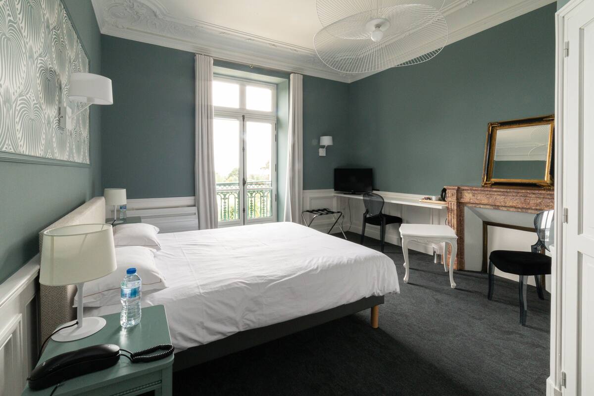 premium double room, sea view | desk, free wifi, bed sheets