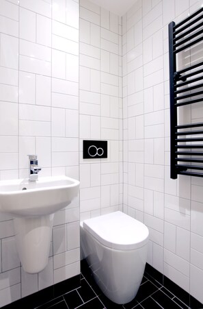 Premium Studio | Bathroom