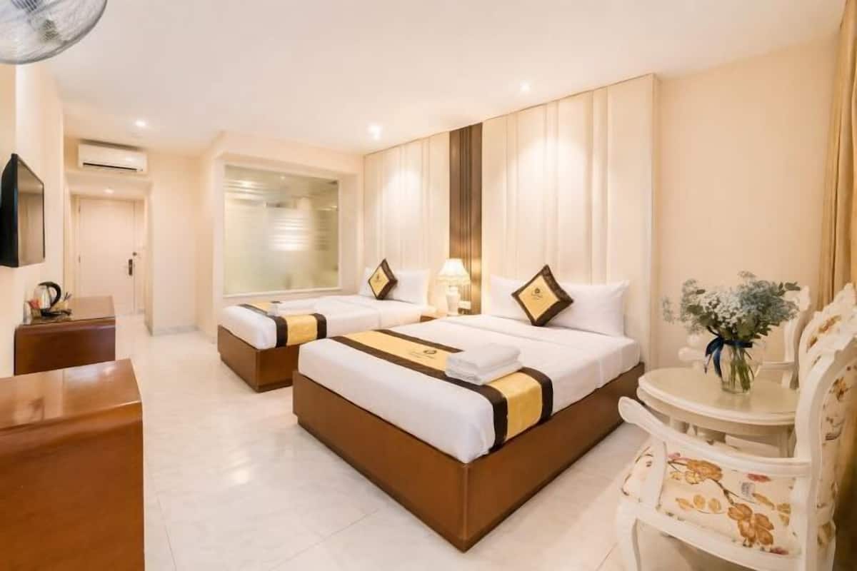 Soundproofing, free WiFi, bed sheets