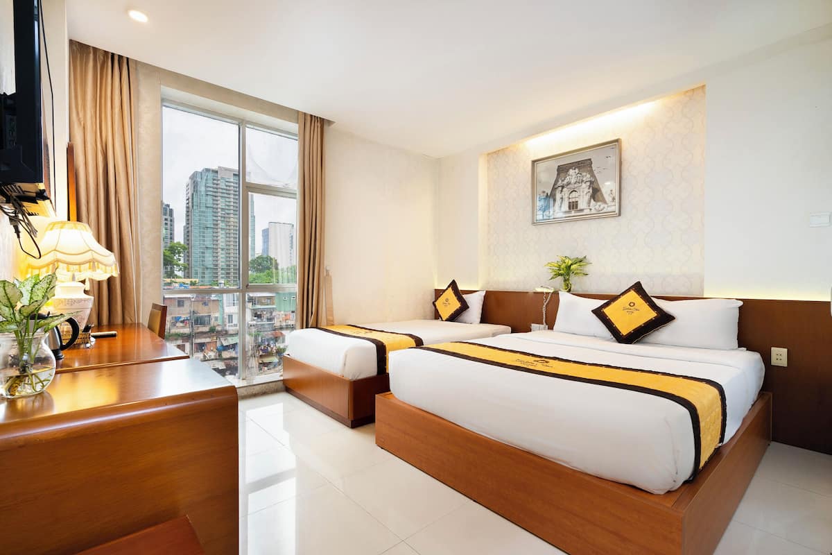 Minibar, desk, soundproofing, free WiFi