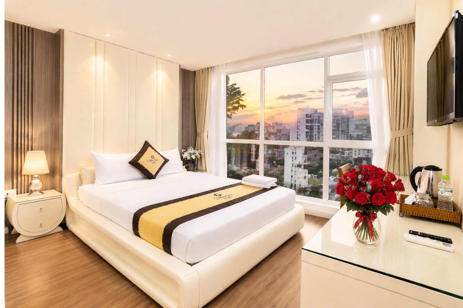 Soundproofing, free WiFi, bed sheets