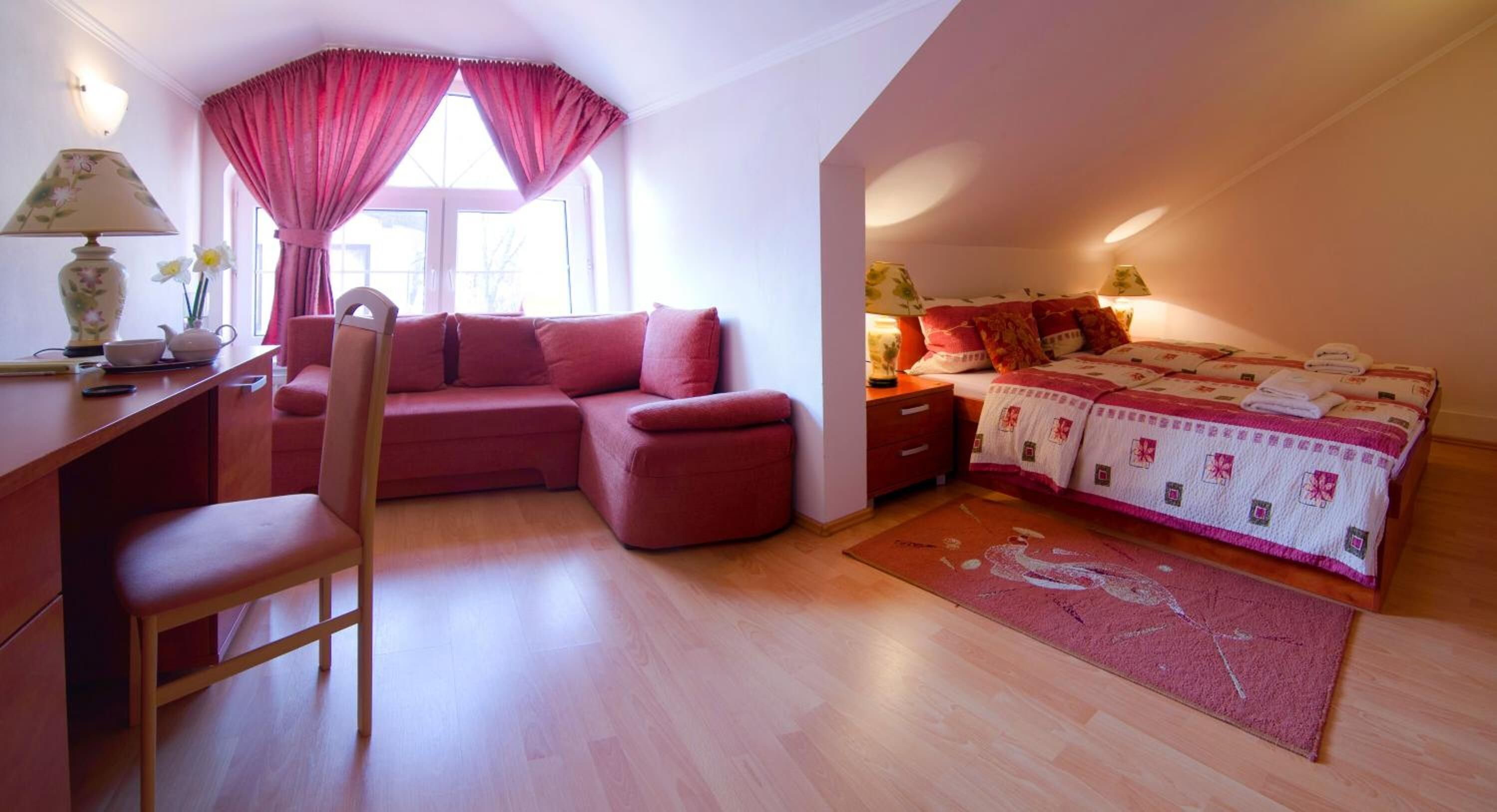 Minibar, Schreibtisch, Verdunkelungsvorhänge, kostenlose Babybetten