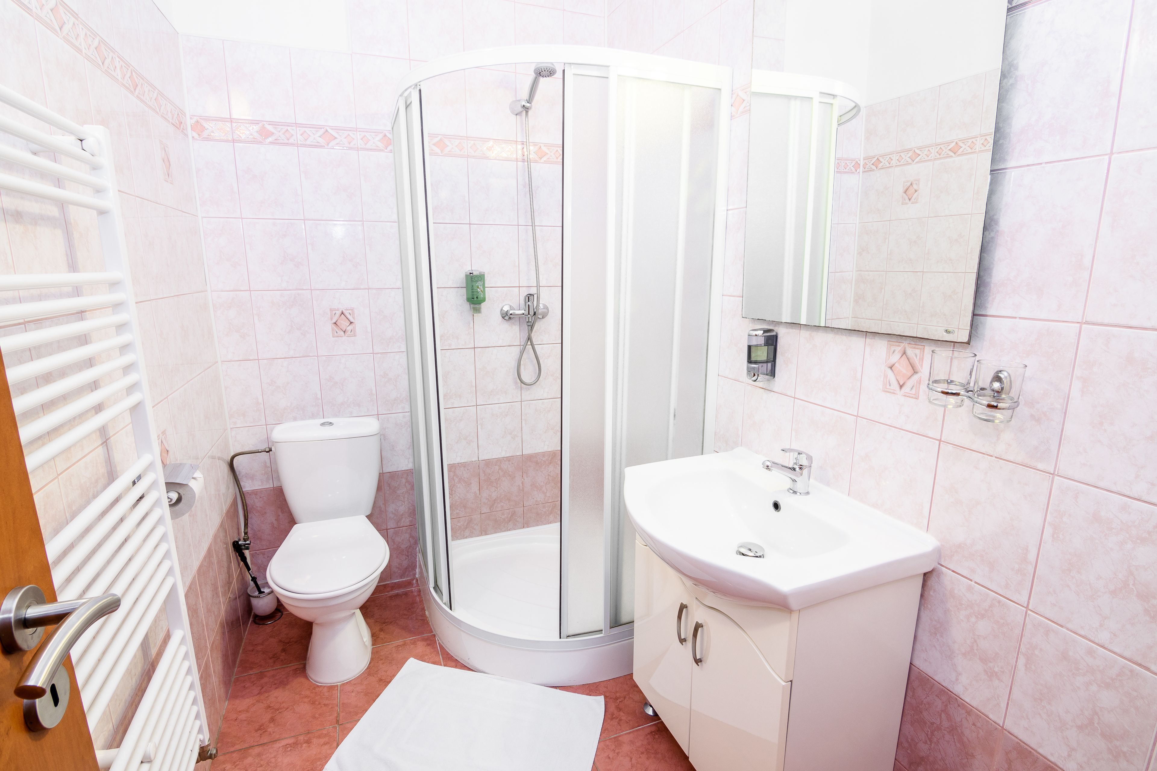 shower, free toiletries, towels