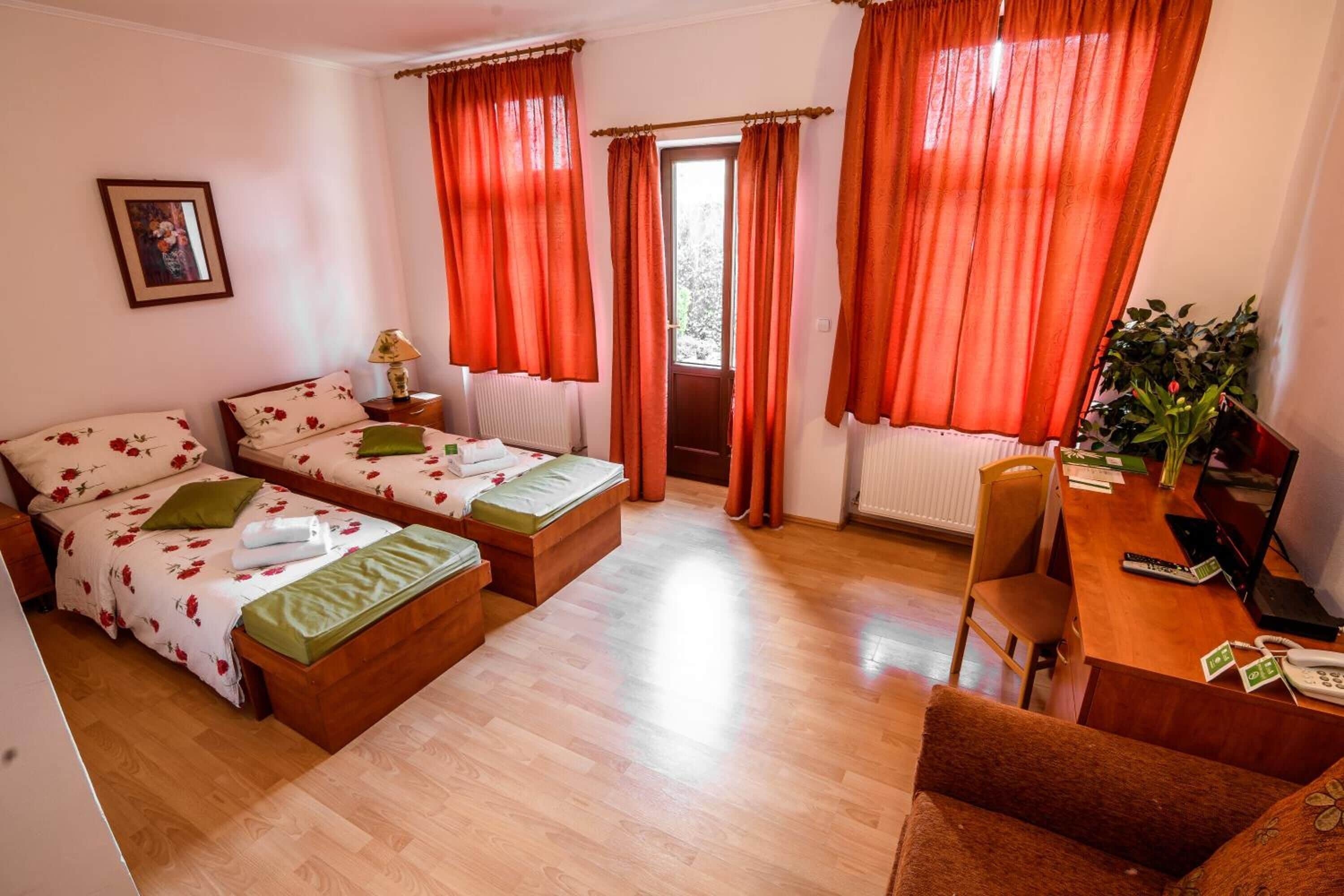 1 bedroom, minibar, desk, blackout curtains