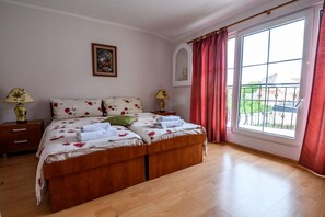 Twin Room | Minibar, desk, blackout drapes, free cribs/infant beds - The Rooms by Dalia (Kosice)