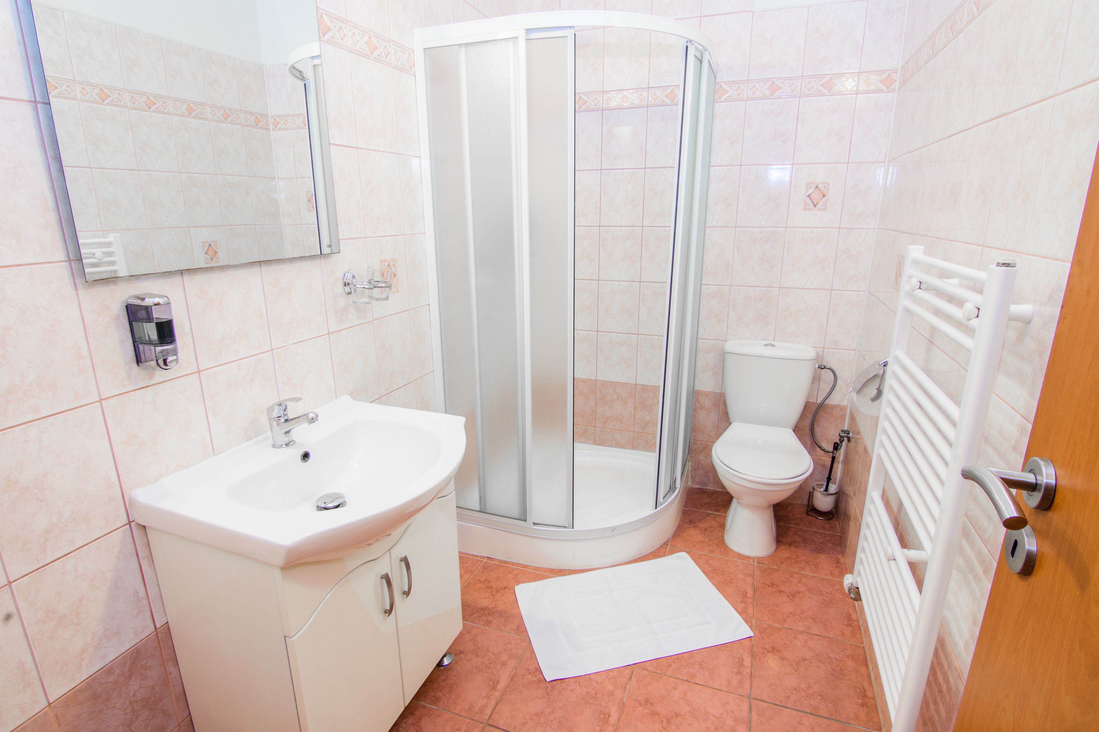 shower, free toiletries, towels