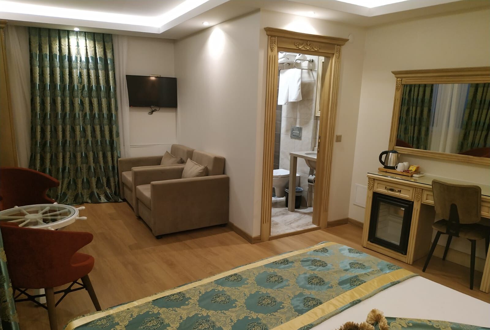 Photo - Apple Tree Hotel