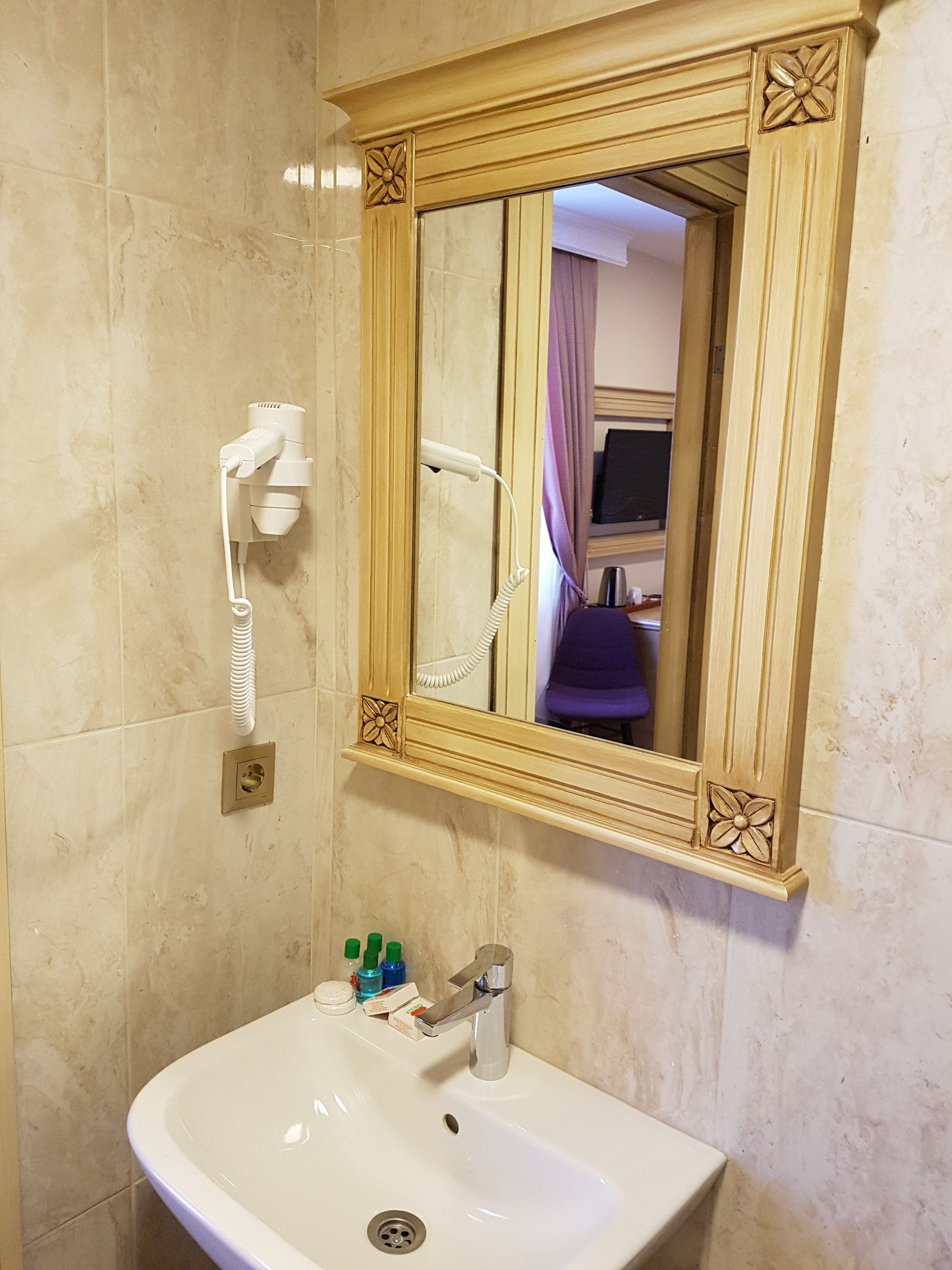 Photo - Apple Tree Hotel