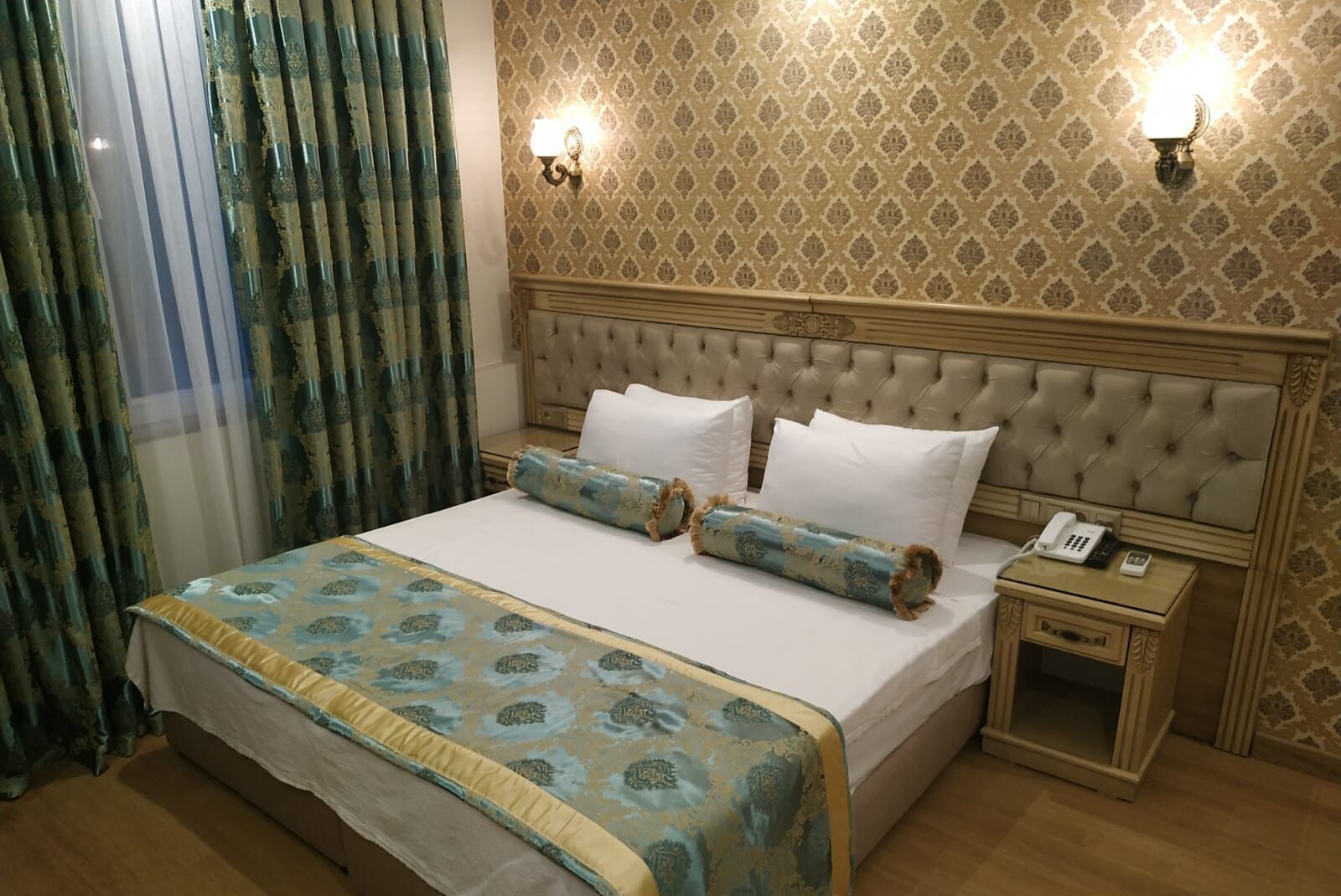 Minibar, in-room safe, individually decorated, individually furnished