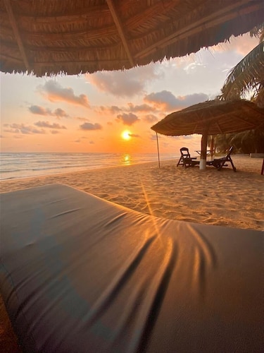 Tenack Beach Resort & Hotel