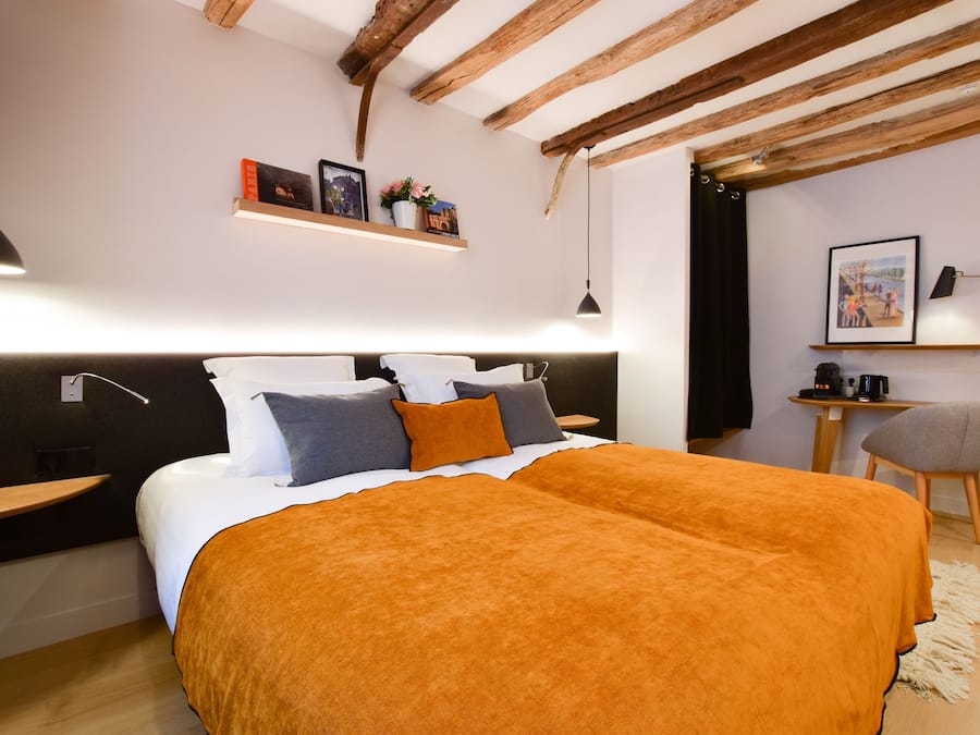Quarto luxo | Roupas de cama premium, frigobar, cofres nos quartos, escrivaninha