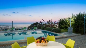 Vila Keluarga, 3 kamar tidur, kolam renang pribadi | Teras/patio