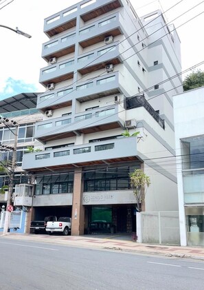 Front of property - Stratus Centro Hotel (Volta Redonda)