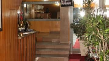 Mostrador para check-in y check-out