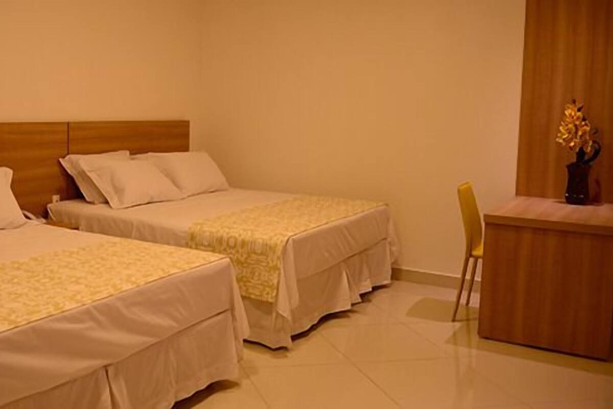 Quarto casal ou duplo standard | Frigobar, cofres nos quartos, escrivaninha, cortinas blackout