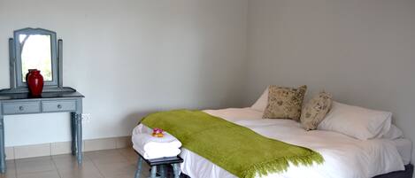 4 Bedroom Chalet 9 | 2 bedrooms, in-room safe, desk, bed sheets